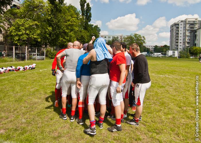 011-Fotbal-American-BW-vs-Predators-Cristian-Oprea.jpg