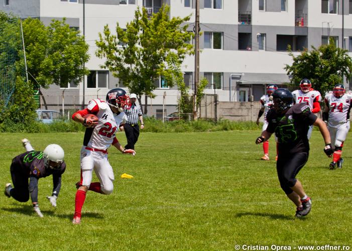 165-Fotbal-American-BW-vs-Predators-Cristian-Oprea.jpg